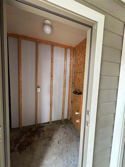 Building Photo - 18520 Mammoth Cave Blvd