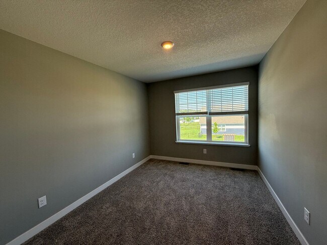 Building Photo - Comfort & Space Await in This Stunning 4BR Dayton Home