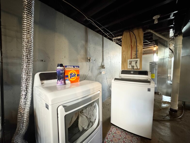 Building Photo - 3621 Kensington Ave