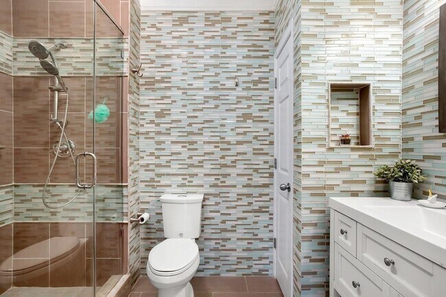 Building Photo - 1120 Westchester Ridge NE