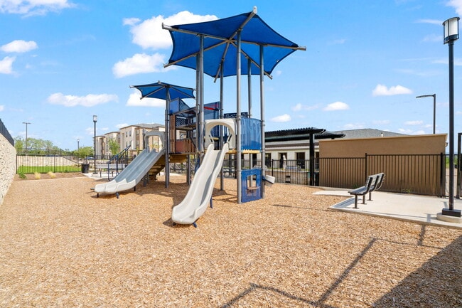 Building Photo - Centro35