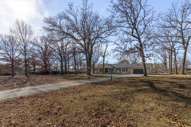 Building Photo - 2002 S 17th St