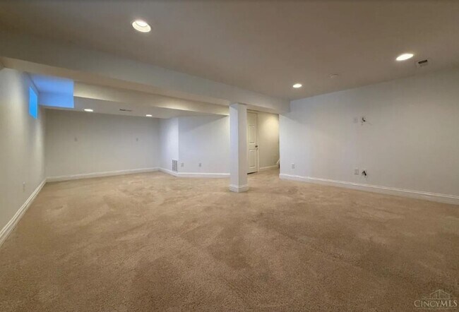Building Photo - 6862 N Windwood Dr