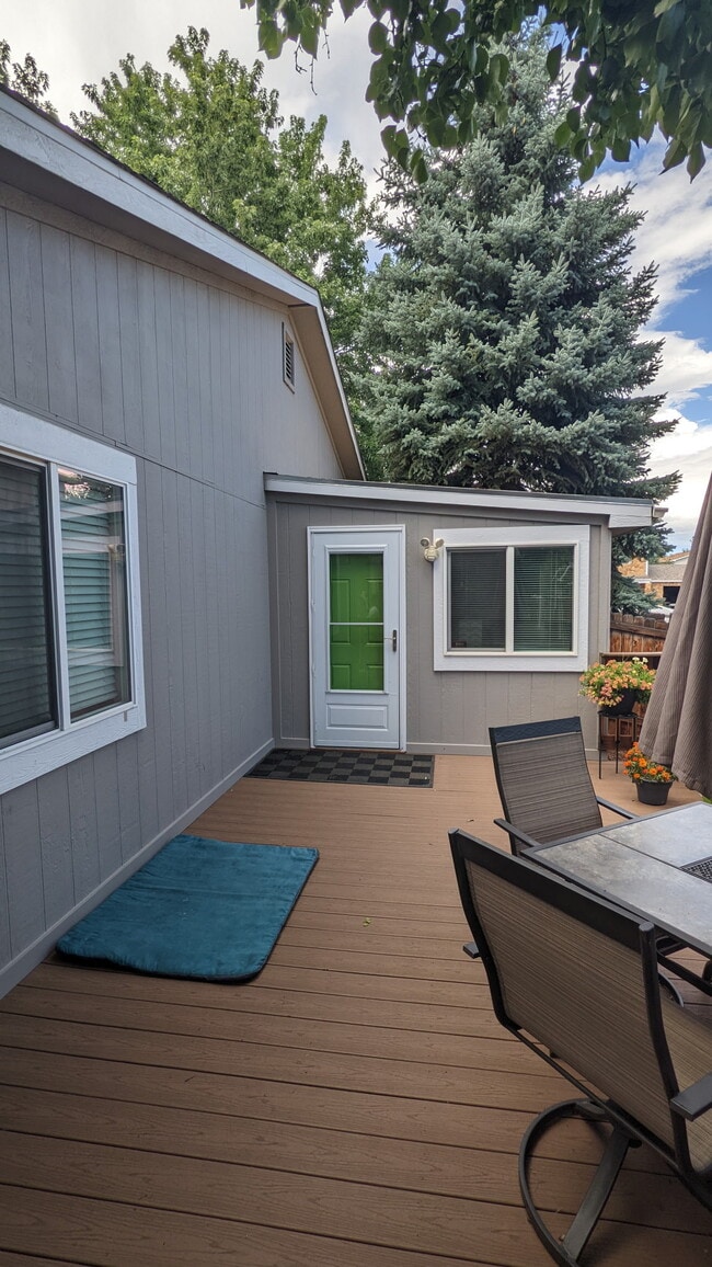 Building Photo - 2049 Kent Ct