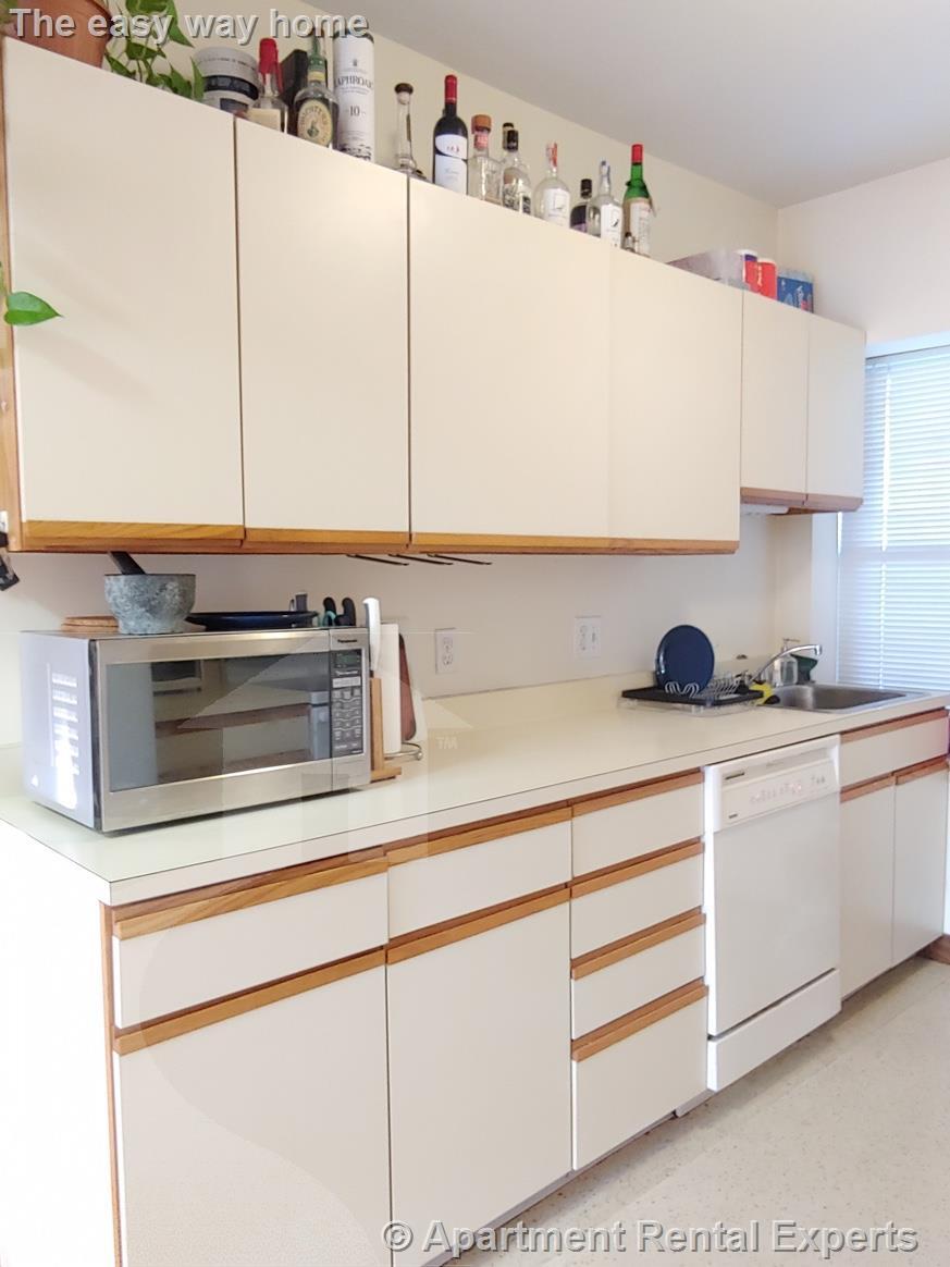 Building Photo - 43 Ivaloo St