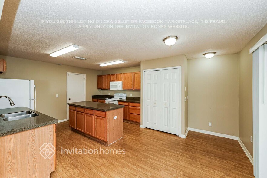 Building Photo - 11142 Summer Star Dr