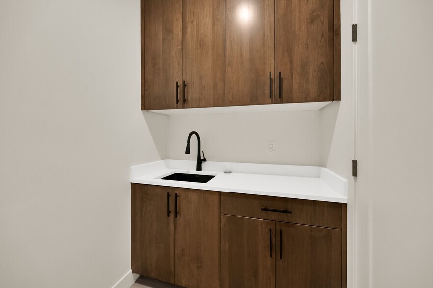 Laundry - 1605 S 1100 W