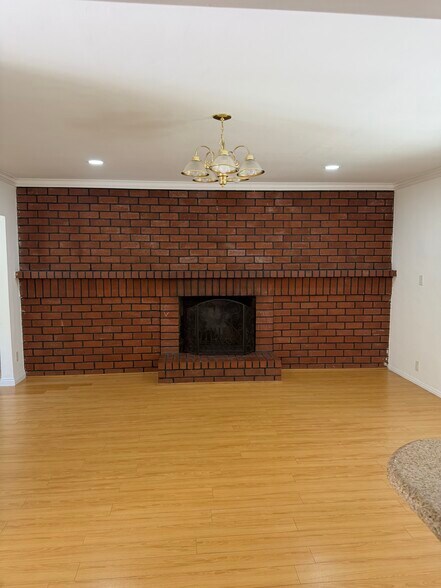 Building Photo - 229 N Belmont St