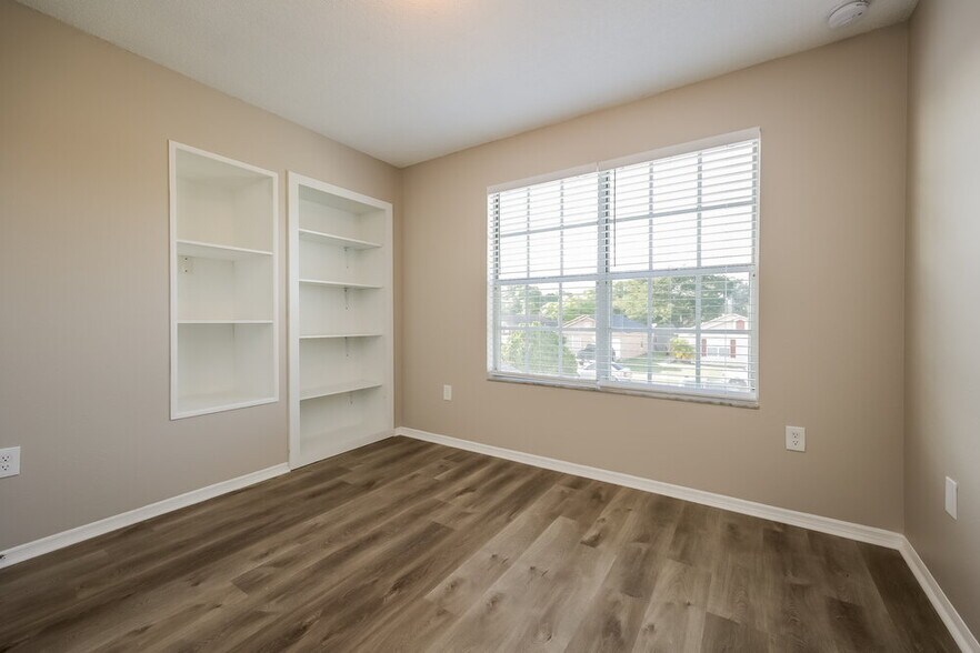 Building Photo - 2032 Tropic Bay Ct