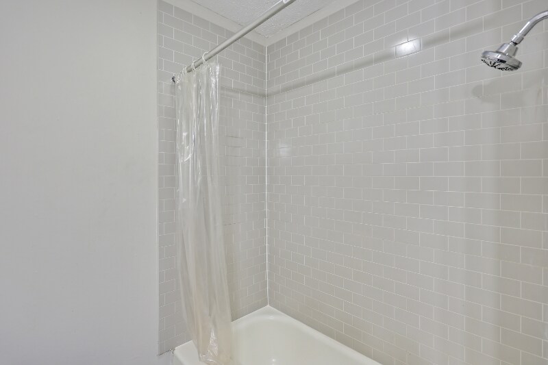 Building Photo - 206 Gunter St