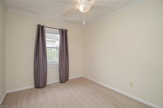 Building Photo - 590 Tenbee Ln