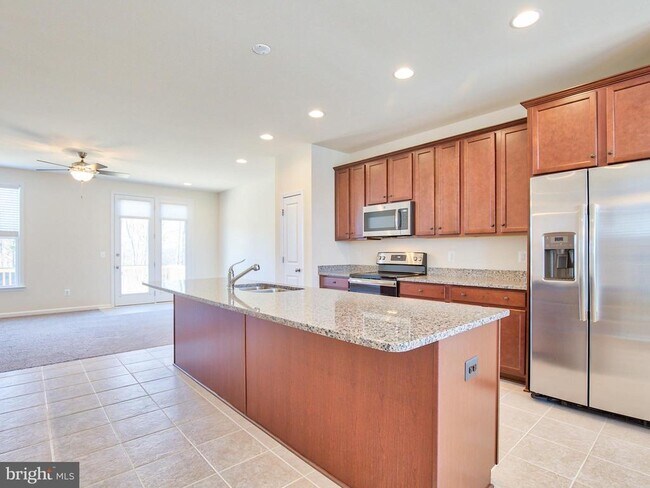 Building Photo - 127 Keller Ct