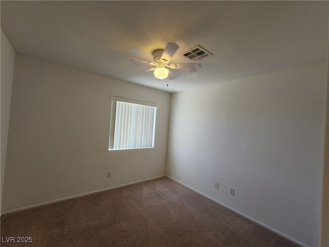 Building Photo - 6434 N Buttercup Creek St