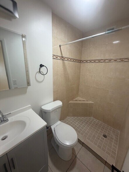 Building Photo - 3652 Gull Rd