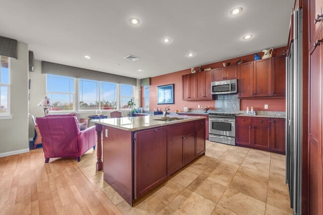 Building Photo - Modern Wailuku Home | 3 Bed / 2.5 Bath | Fully Furnished | Pet Friendly | Spacious Living & Prime...