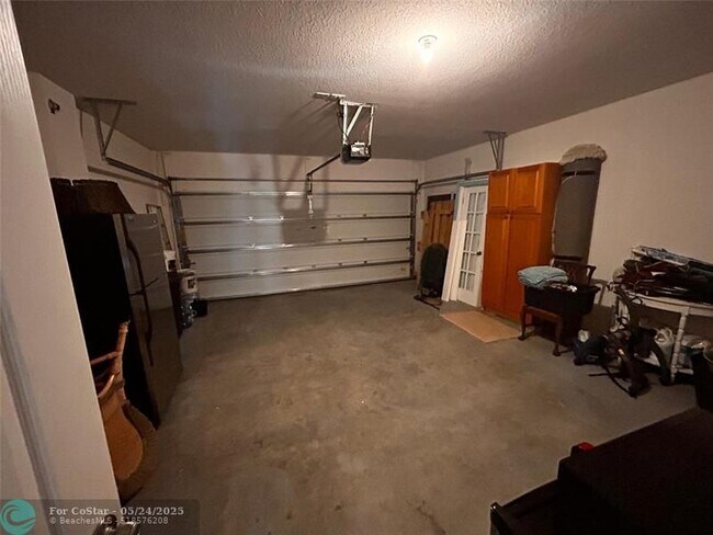 Building Photo - 1522 SE Flintlock Rd
