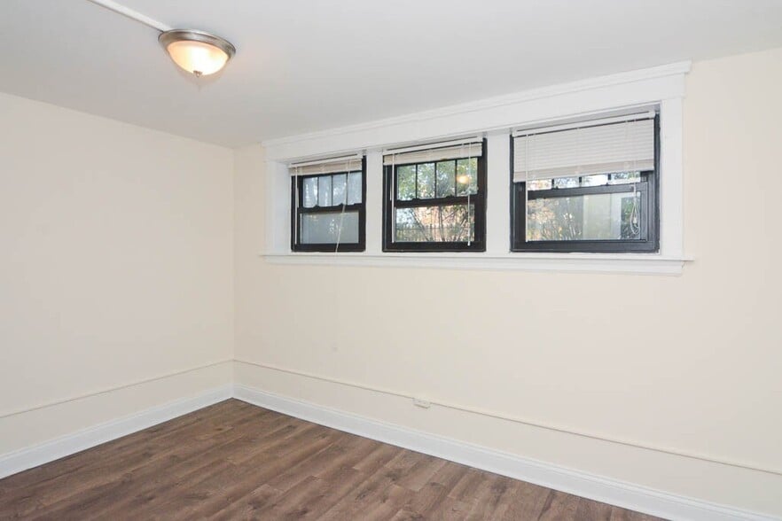 Building Photo - 2526 N Kedzie Blvd