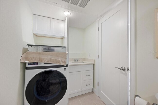 Building Photo - 240 Medallion Blvd