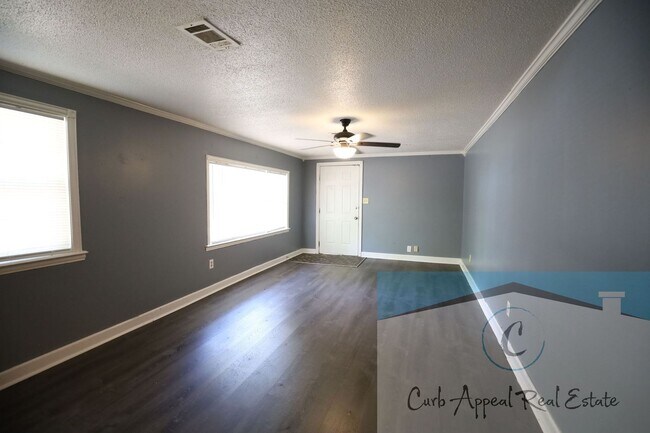 Building Photo - 1405 Pratt Cir