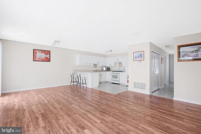 Building Photo - 16 High Meadows Dr