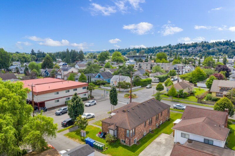 Primary Photo - 906.5 N 5th St