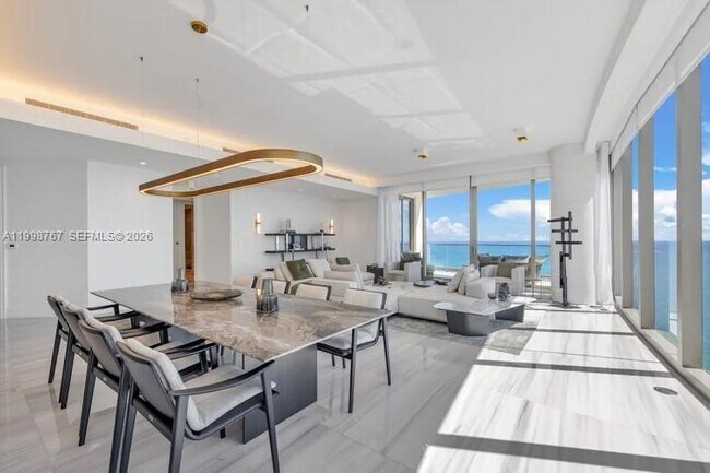 Building Photo - 17901 Collins Ave