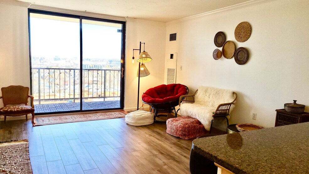 Living Room/Dining room 2 - 1301 Speer Blvd