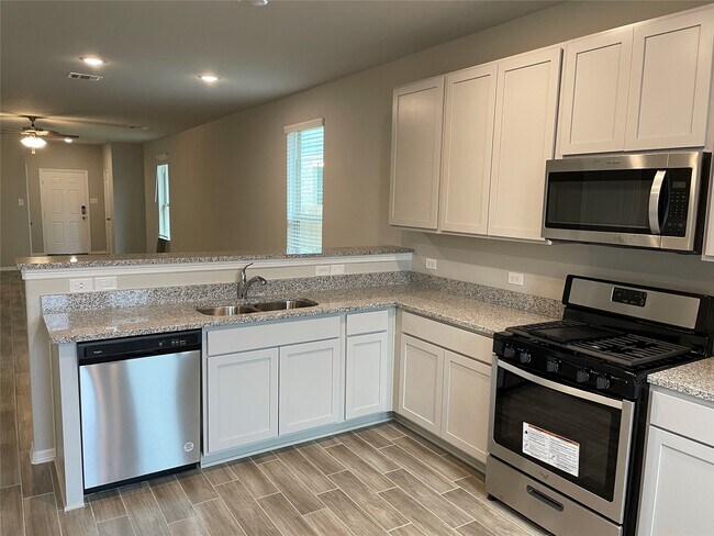 Building Photo - 851 Redinger Ridge Dr