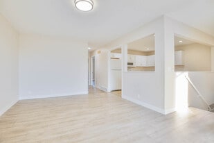 Building Photo - 7708 S 25th St