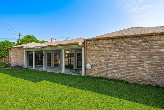 Building Photo - 12922 Ashford Chase Dr