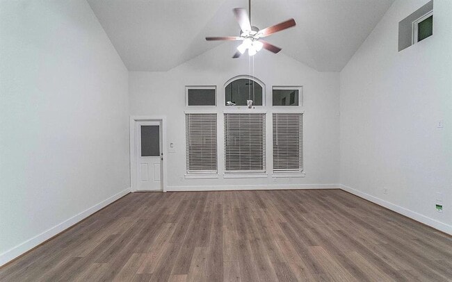 Building Photo - 213 Alicante Ln