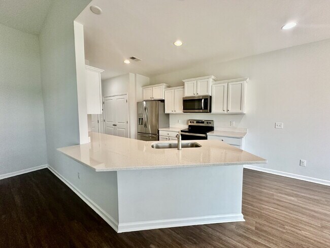 Building Photo - Three Bedroom Home with Large Loft in Heartstone Lakes!