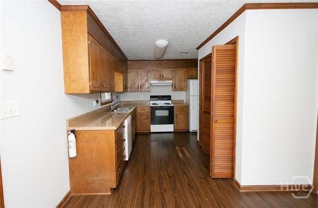 Building Photo - 147 VFW Dr