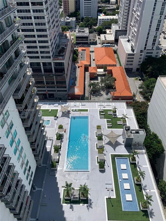 Building Photo - 690 SW 1st Ct