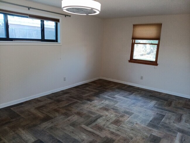 Building Photo - Stunning 3-bedroom, 2-bathroom home! Comin...