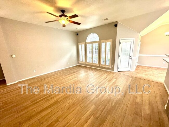Building Photo - 10216 Mallory Dr