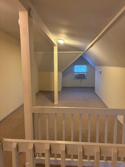 Building Photo - 163 N Keats Ave