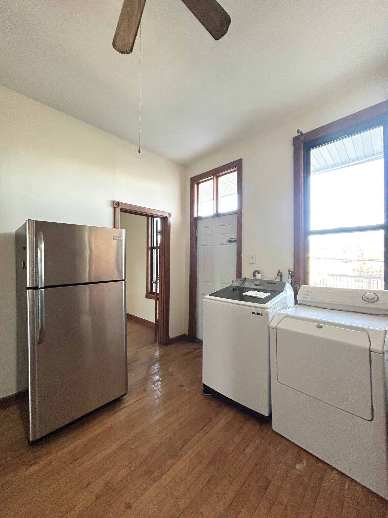 Building Photo - 2827 N Milwaukee Ave