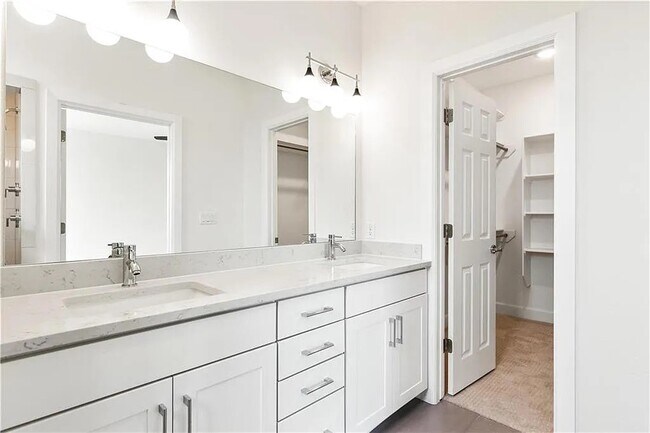 Building Photo - 4001 Red River St