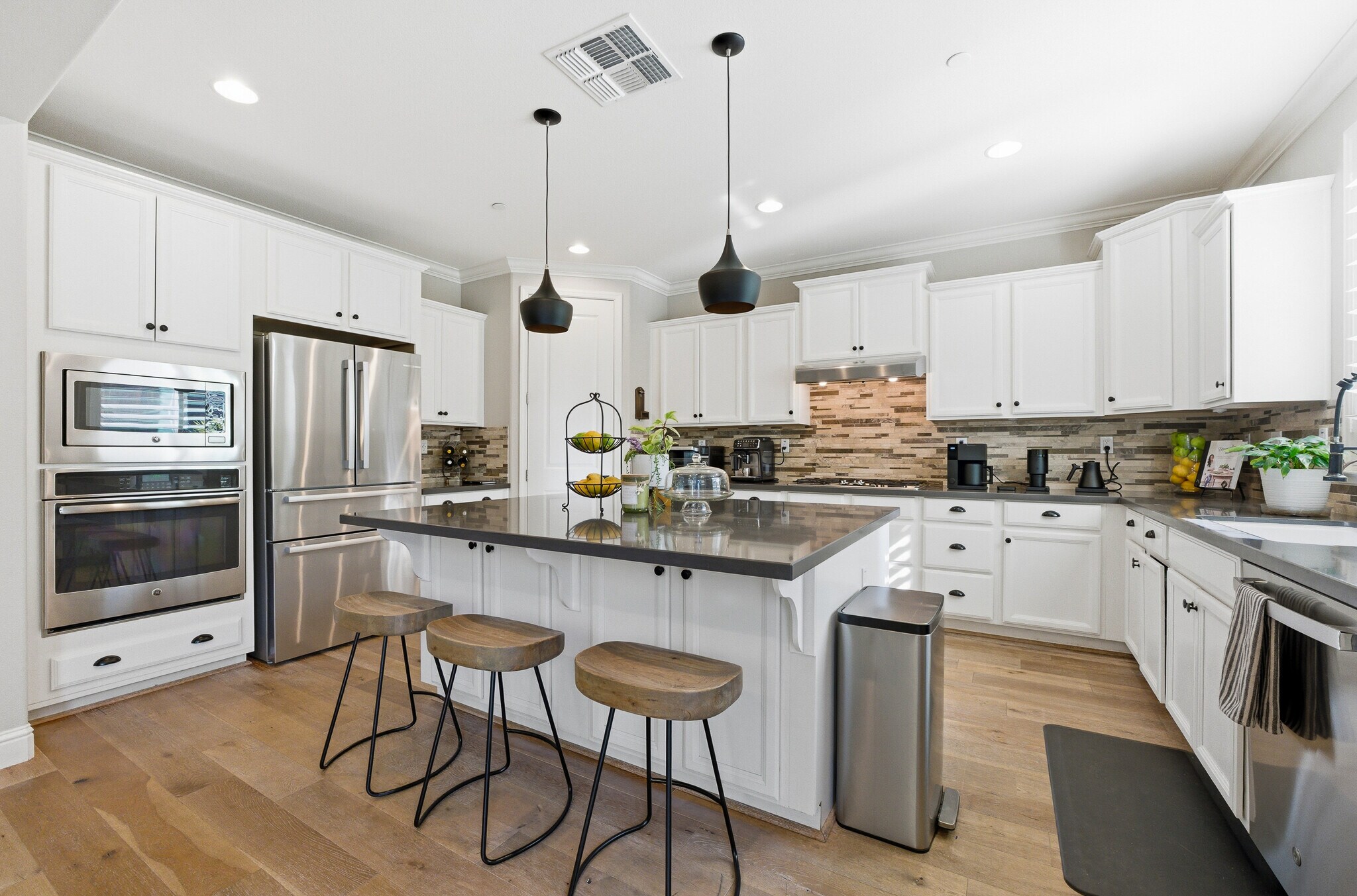 Building Photo - 3528 Ruby Pl