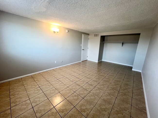 Building Photo - 4220 Loomis Ave