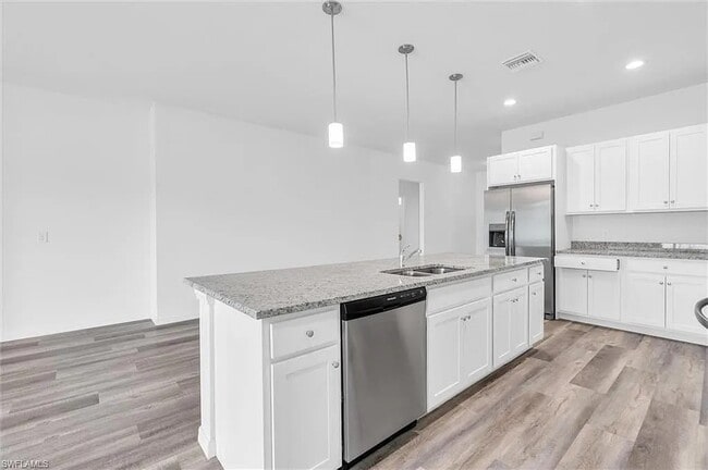 Building Photo - 422 NE 20th Terrace