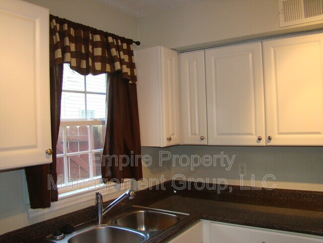 Building Photo - 1607 Willowby St