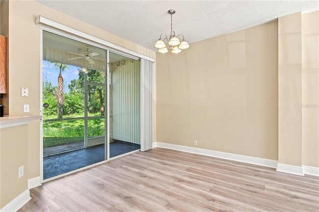 Building Photo - 13710 Forest Lake Dr
