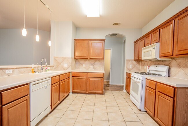 Building Photo - 115 Brazos Ln