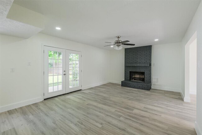 Building Photo - 1311 Sand Stone Dr
