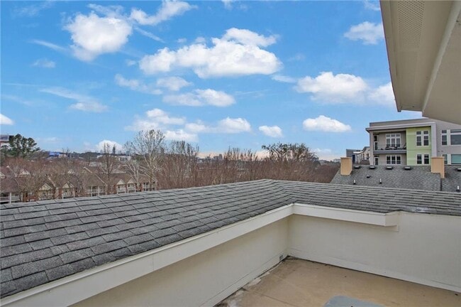 Building Photo - 745 Fountainhead Ln NE