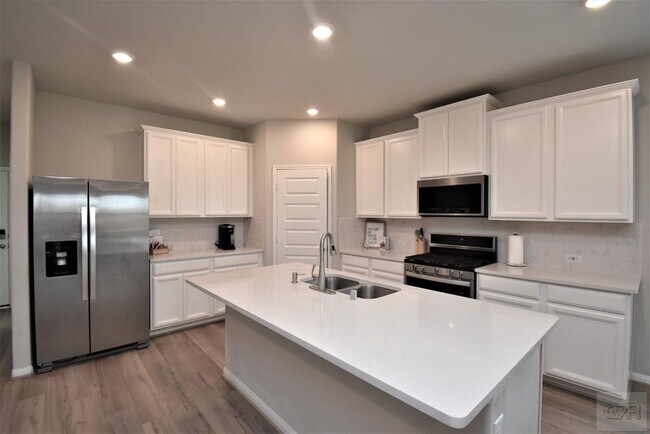 Building Photo - 10012 Deussen Ln