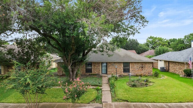 Building Photo - 1637 Stroud Ln