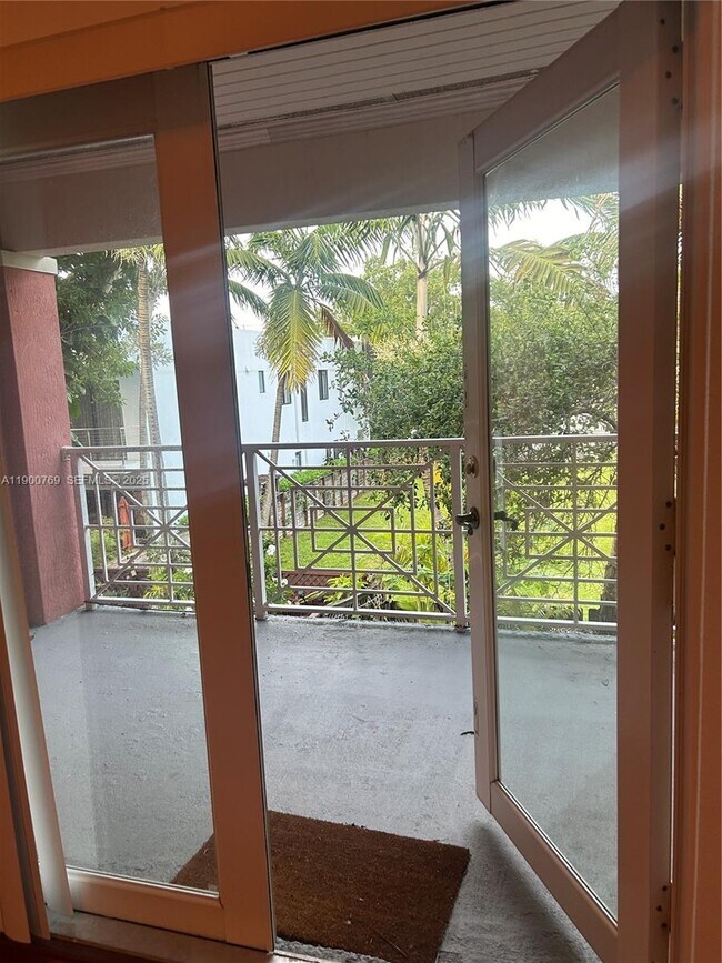 Building Photo - 3147 New York St